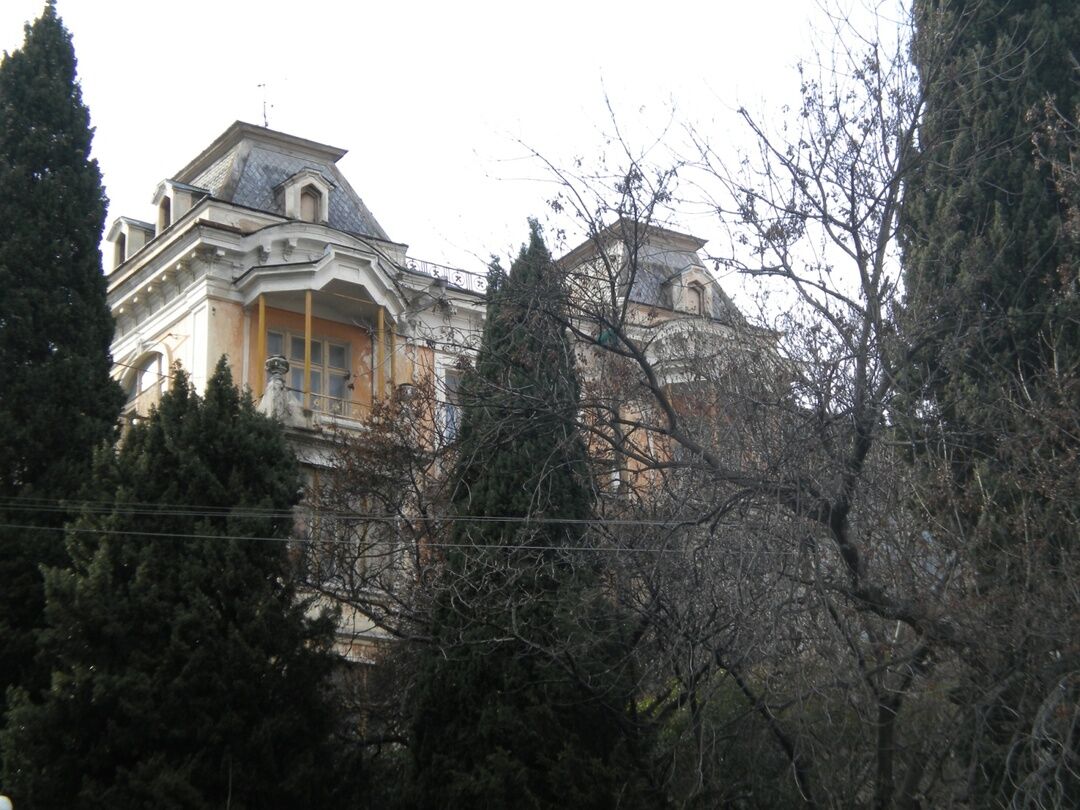 Здание пансионата Тесленко
