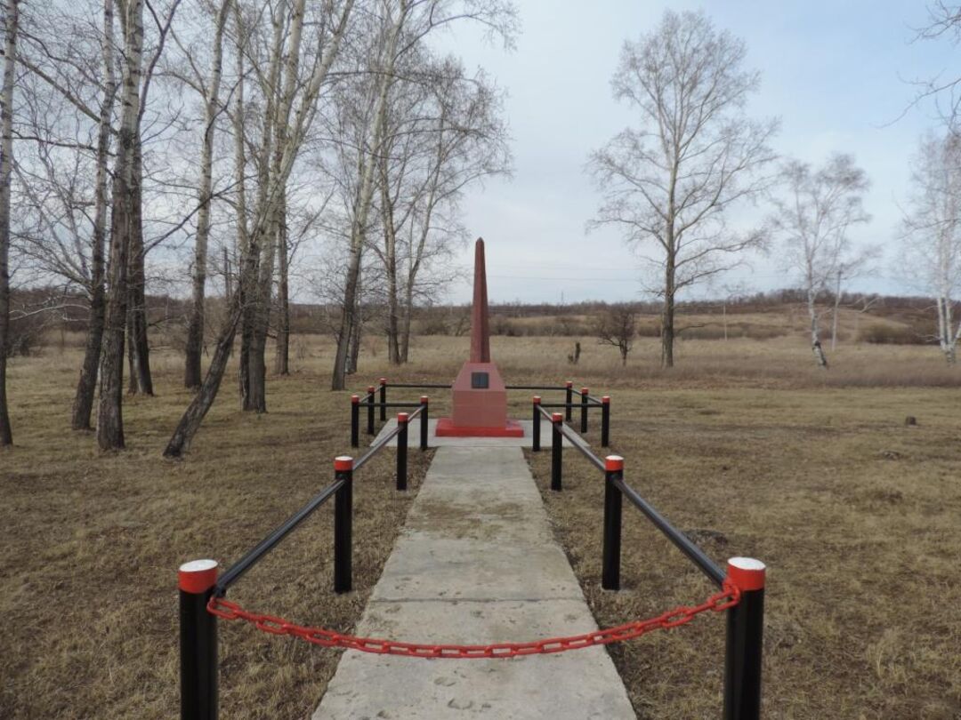 Обелиск воинам-землякам, погибшим в Великой Отчественной войне