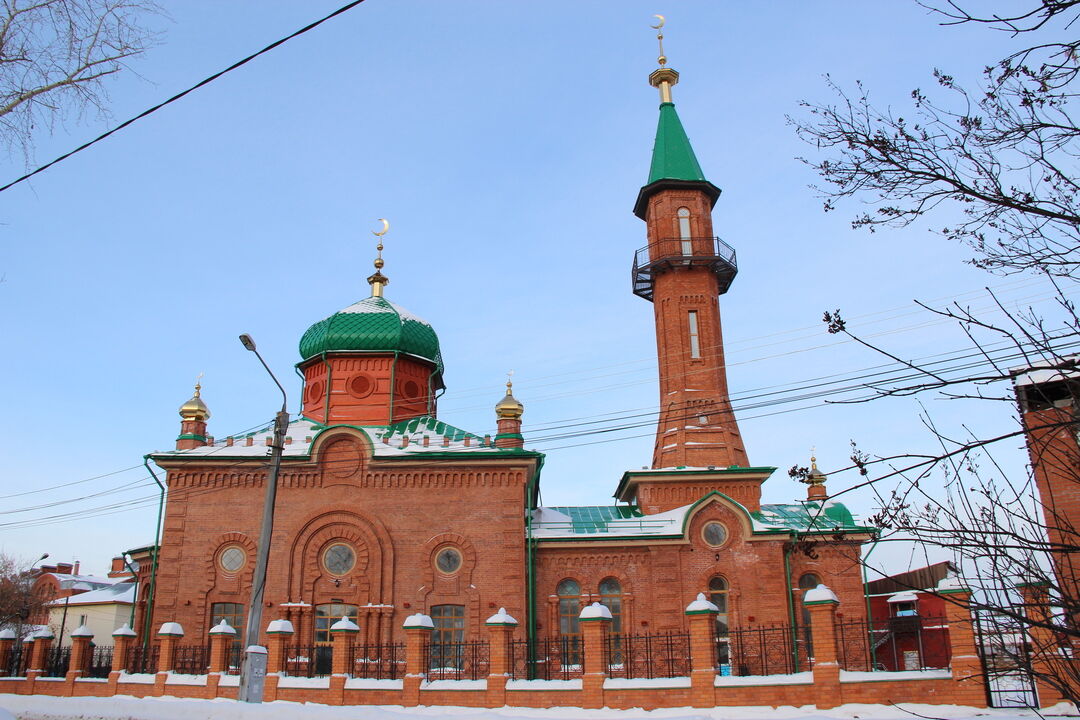 Челябинская мечеть. Красная Соборная мечеть Томск. Медресе красной мечети Томск. Татарская мечеть Томск. Татарская мечеть Енисейск.