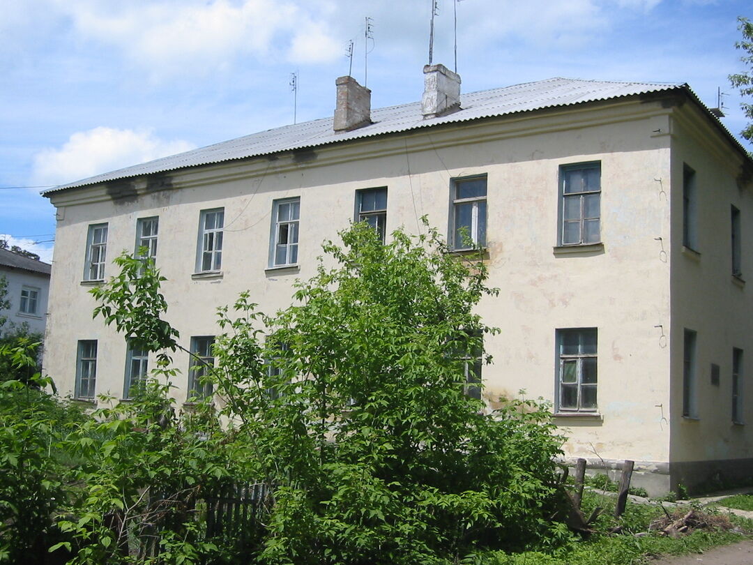 Дом, где жил и работал в марте-мае 1934 года известный писатель А.П.Гайдар, а в 1935 году - советский писатель Ф.И.Панферов