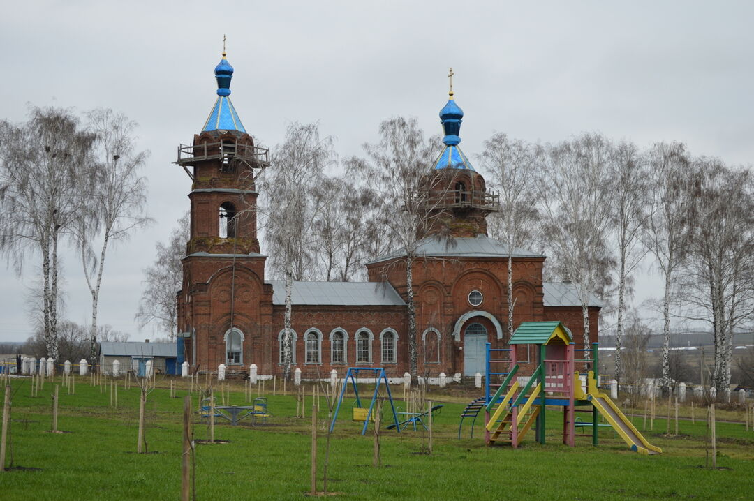 Села дмитриевка. С.Дмитриевка Белгородская область храм. Село Дмитриевка Белгородская область Старооскольский район. Села Старооскольского района Белгородской области. Село Шмарное Старооскольского района Церковь.