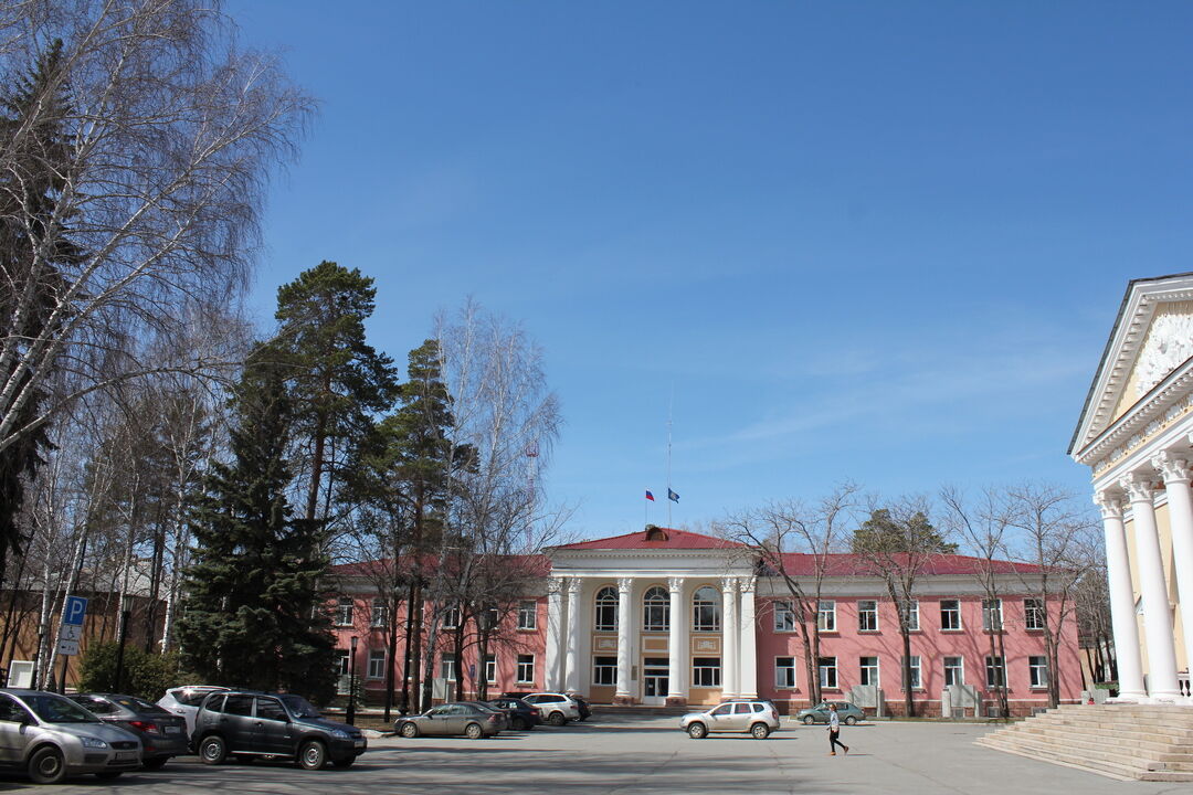 Административное здание, Челябинская область, г. Озерск, пр. Ленина, 30а