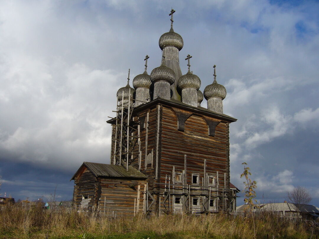 Каргополь деревянная Церковь