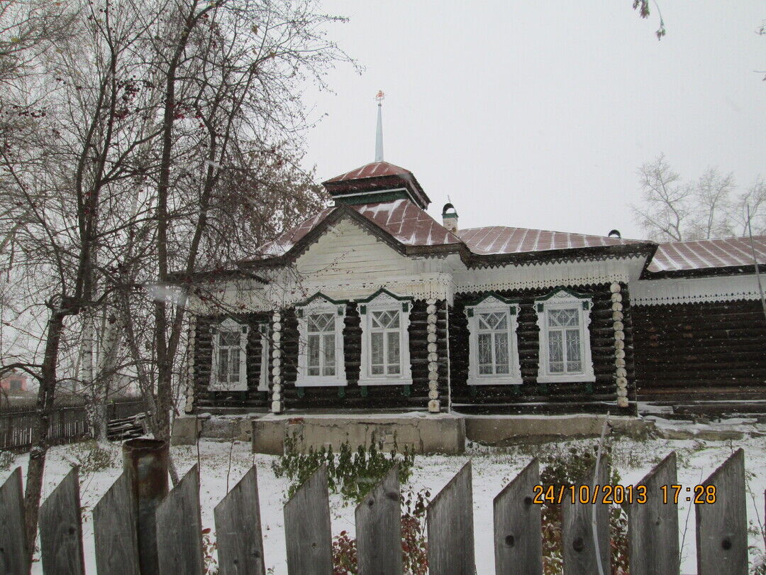 Дом жилой служащего завода, Пермский край, Лысьвенский городской округ,  город Лысьва, ул. Луначарского, д. 1