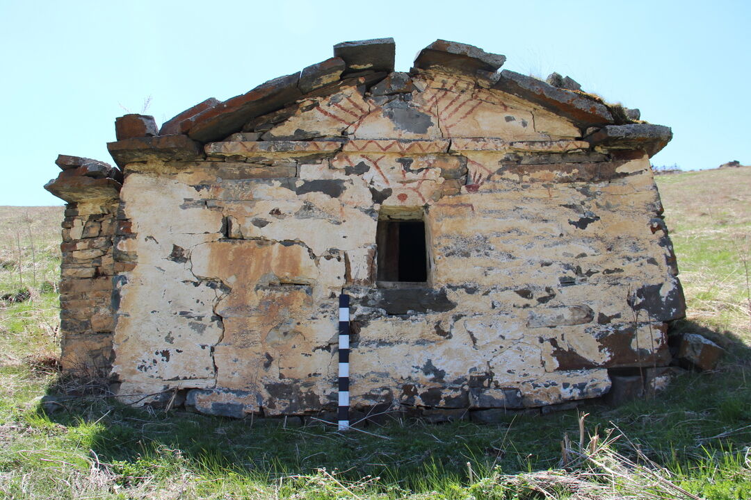 Фото вскрытие старинных склепов