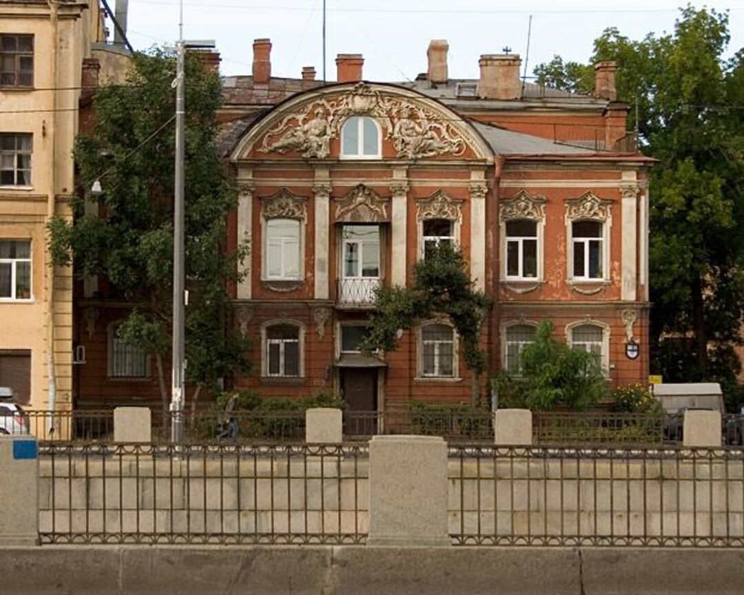 Узкий дом в санкт петербурге