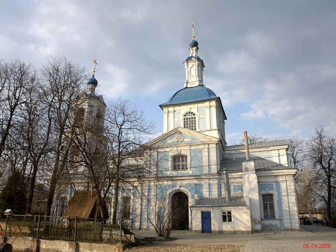 Церковь в перхушково. Храм Покрова в Перхушково. Церковь Покрова Богородицы Перхушково. Покровская Церковь Перхушково. Одинцовский район село Перхушково храм Покрова Пресвятой Богородицы.