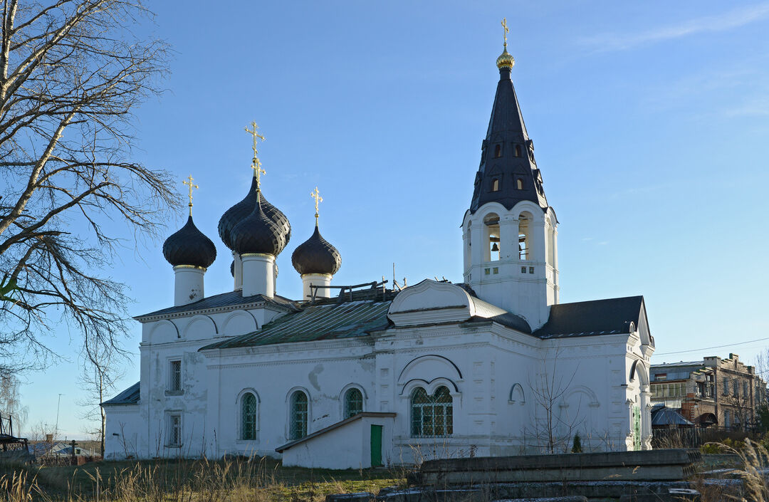 Ярославская смоленская. Троицкий храм Ярославль. Ярославль собор Троицы. Любимский Троицы храм. Медведь Церковь Троицы.