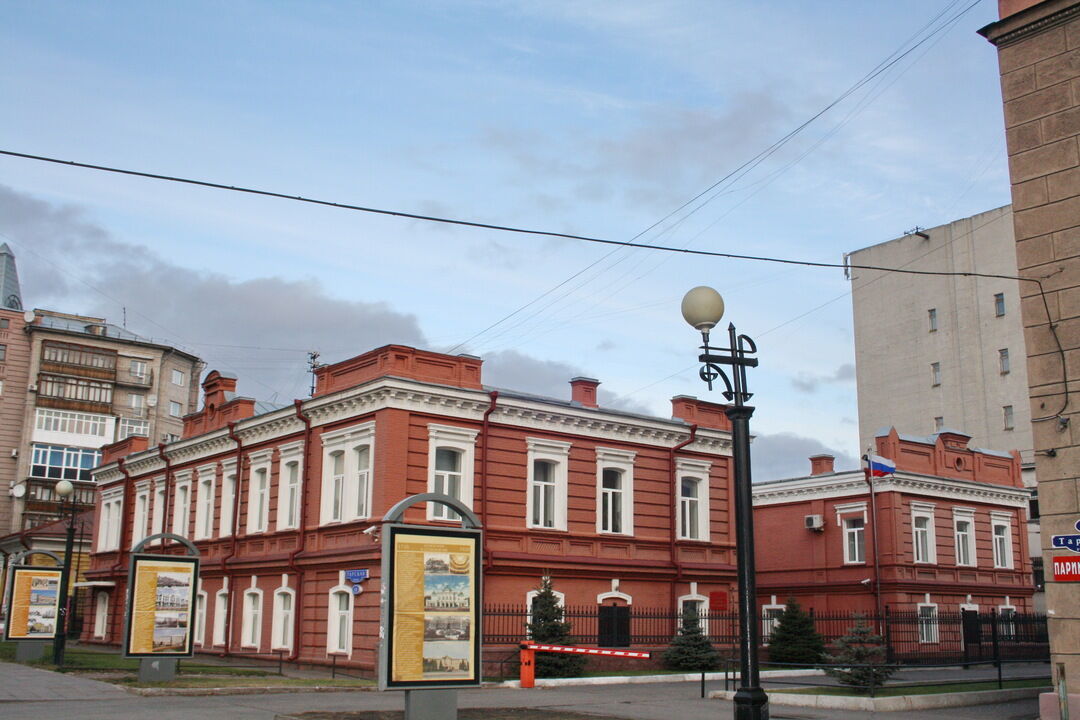 Советский ао омск. Советские здания Омск. Омск ул. Тарская,д.11. Ленина 22 Омск здание. Здание Омск-банка.