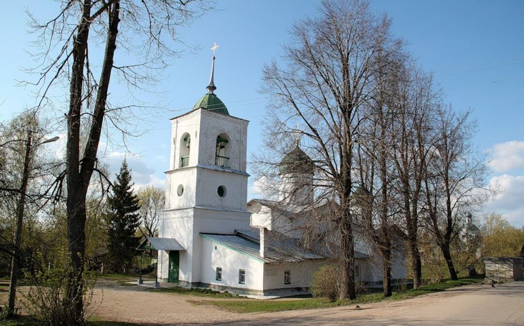 Церковь Николы Чудотворца, Псковская область, Островский район, г. Остров, ул. Калинина, д. 2а