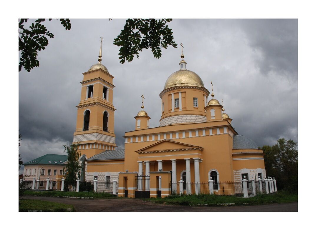 Церковь Николая Ратного и собор Успенский, Московская область, Каширский  район, г. Кашира, Володарского пл., д. 3