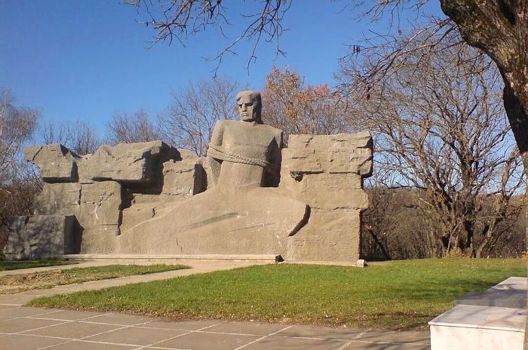 Мемориал холодный родник ставрополь фото