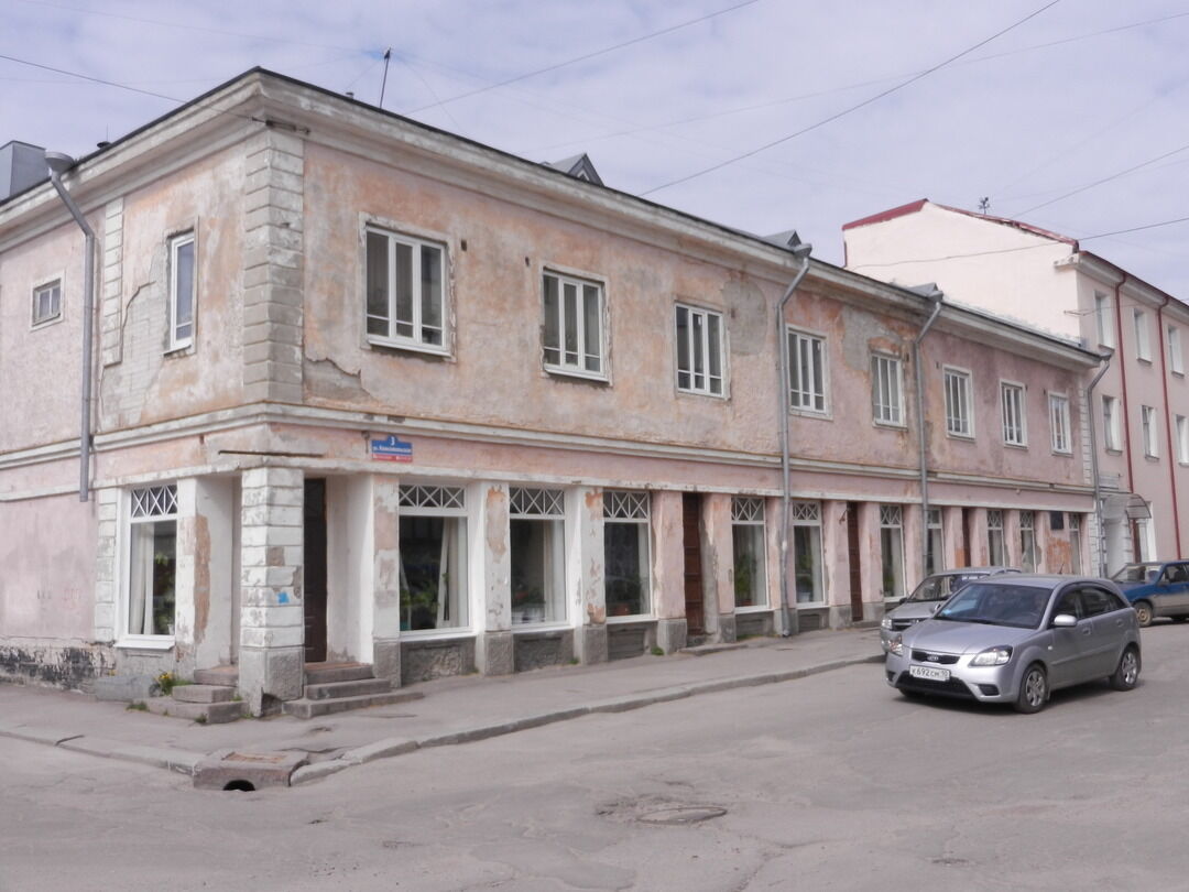 Дом, в котором в 1948-1953 гг. жил Герой Советского Союза Никита Фаддеевич Кайманов (1901-1972 гг.)