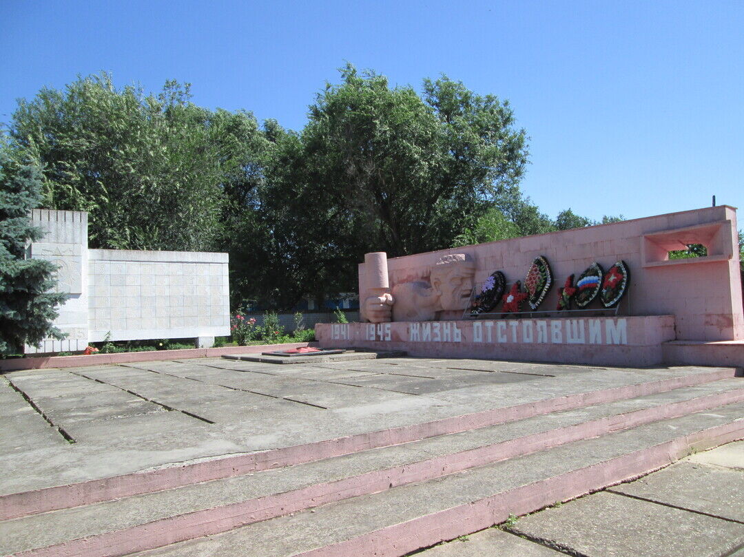 Александрия благодарненский. Мемориальный комплекс Слава героям Елизаветинское. Елизаветинское Ставропольский край. С Елизаветинское Благодарненский район. Ставропольский край станица Елизаветинская.