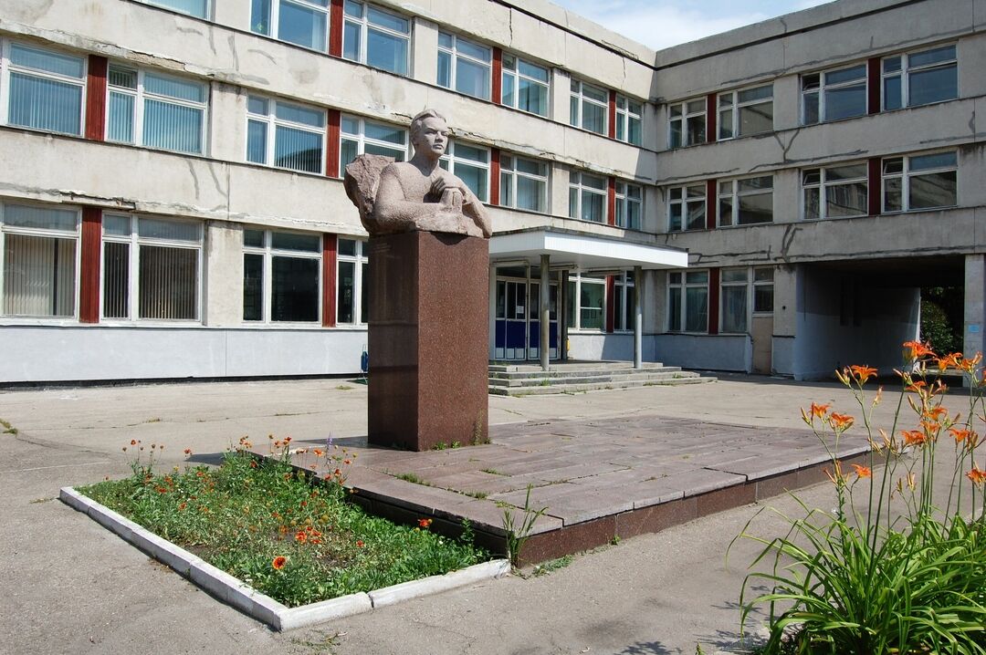 Бюст Володи Ульянова