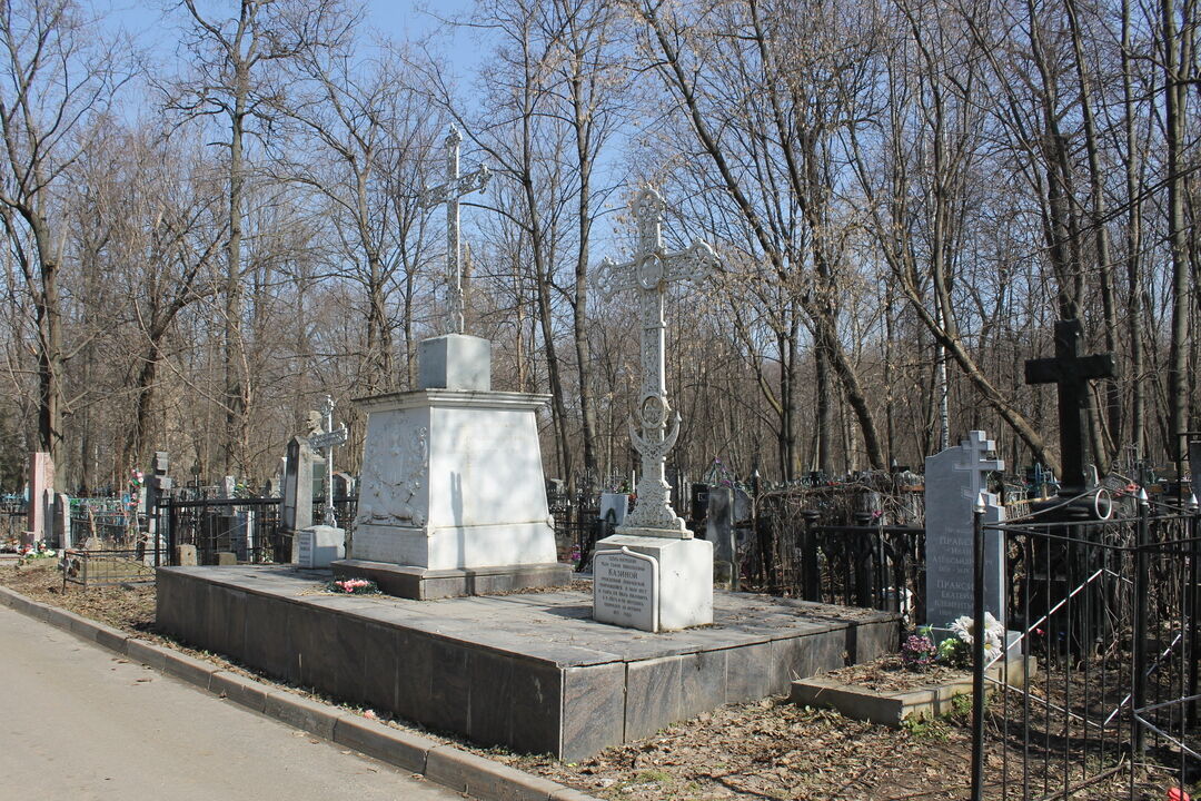 Могила Лобачевского Николая Ивановича (1792 - 1856)