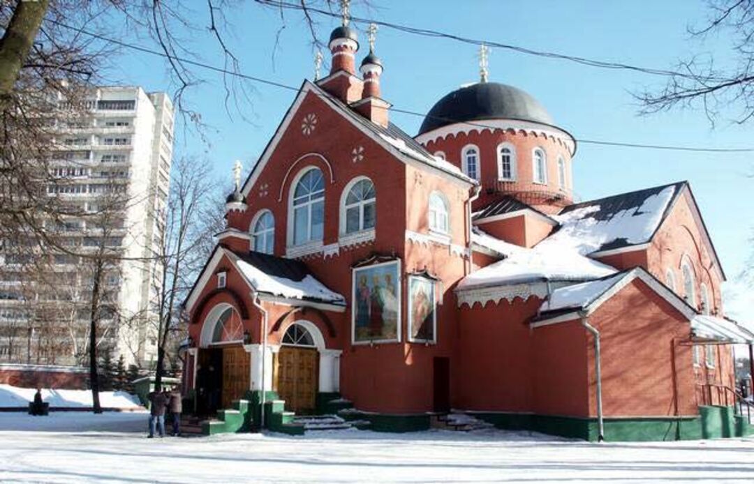 Храм казанской иконы божией матери в лосиноостровской. Храм святых мучеников Адриана и Наталии в Бабушкине. Церковь мучеников Адриана и Наталии, Москва. Сайт храма святых мучеников Адриана и Наталии в Москве. Церковь Наталии и Адриана Москва Ярославское шоссе.