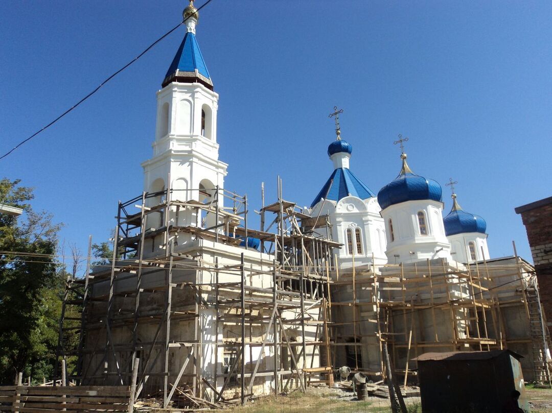 Село труновское ставропольский край. Храм Серафима Саровского Труновское. Церковь село Труновское Ставропольский. Церковь Серафима Саровского Зеленогорск Ленинградская область. Церковь Серафима Саровского Вологда-20.