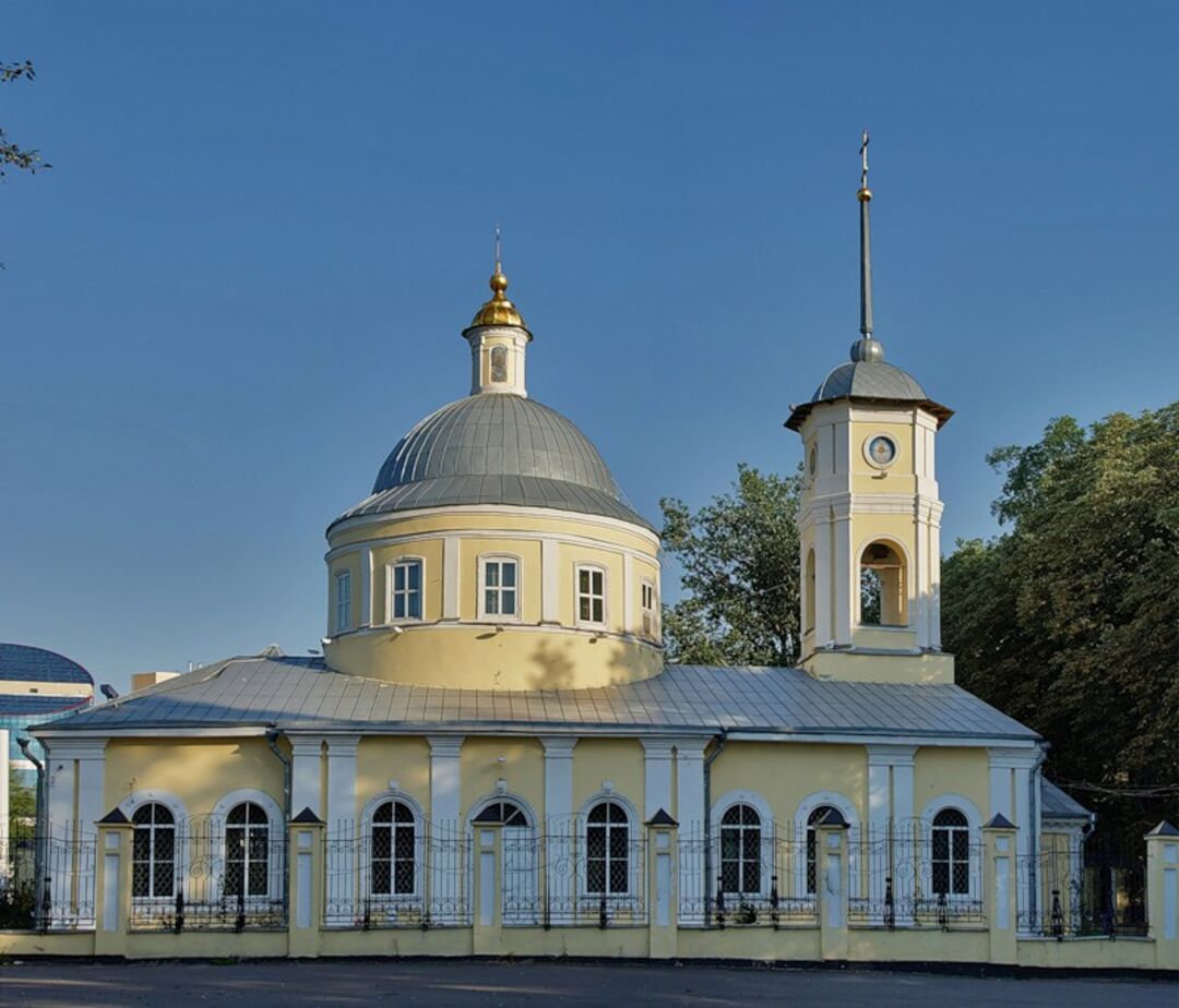 Церкви курска. Всехсвятский храм Курск. Екатерининская Церковь в Курске. Курск храм Святой Екатерины. Храм Екатерины мученицы в Курске.