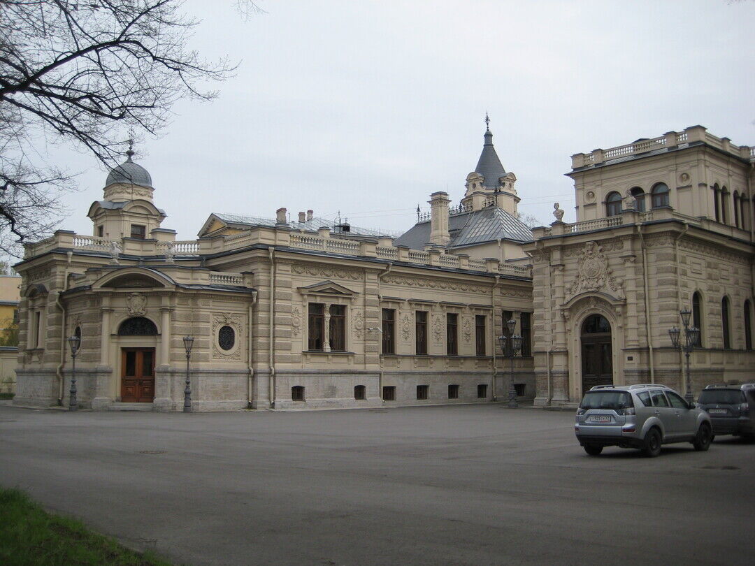 Дворец, г. Санкт-Петербург, набережная реки Мойки, дом 122, литера А