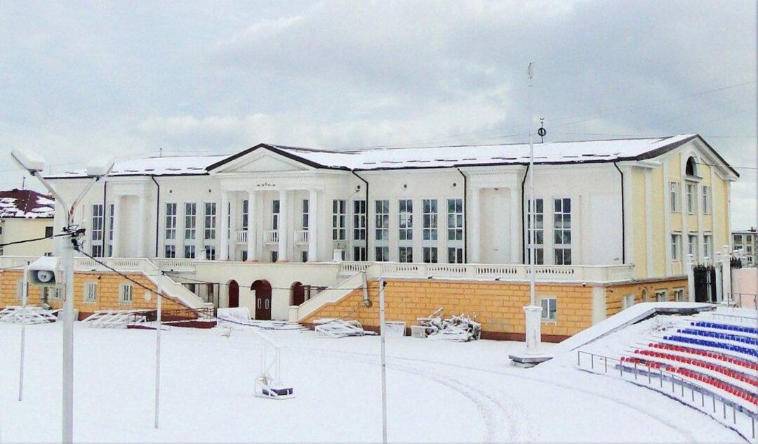 Здание Магаданского дворца спорта