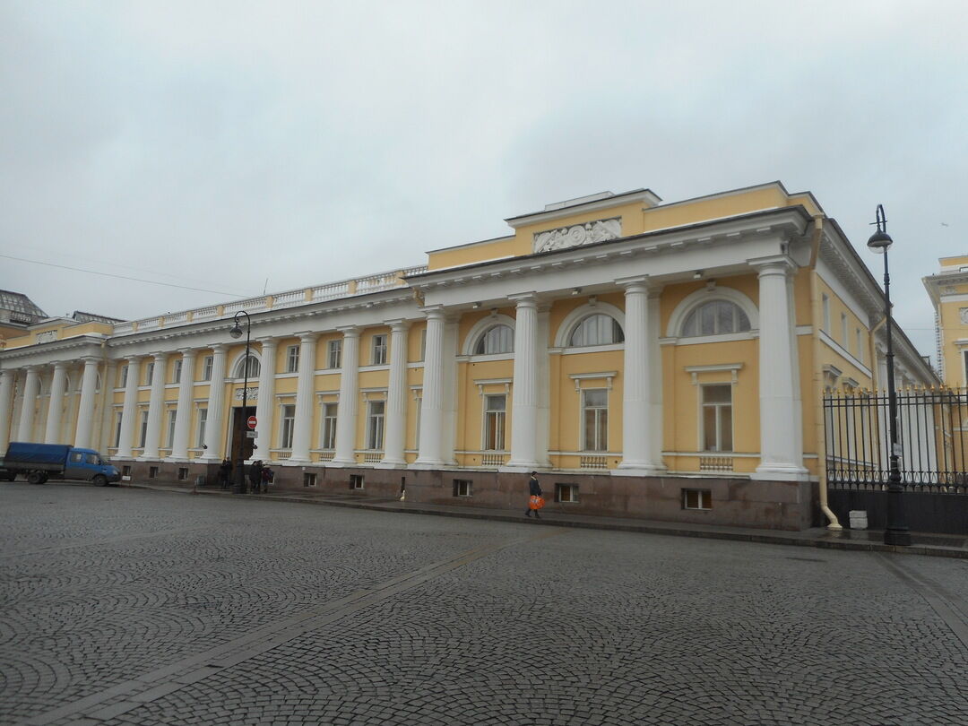 Корпус бенуа в санкт петербурге