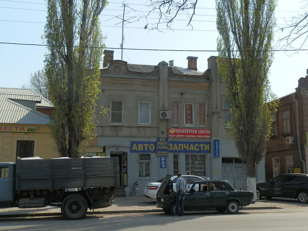 Новочеркасском пр. Г. Новочеркасск, пр Баклановский 57. Г.Новочеркасск пр. Баклановский, 26. Империя окон Новочеркасск. Жилой особняк. Модерн Новочеркасск Бакунина 34.