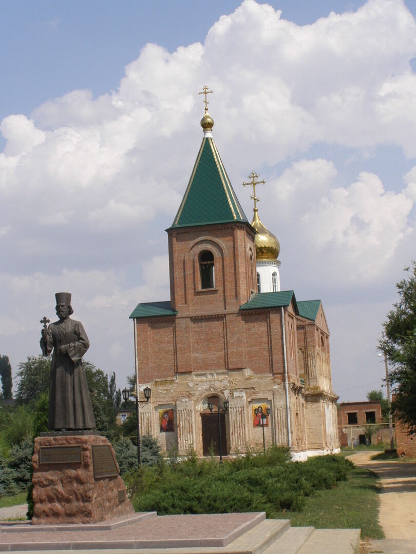 Пролетарск. Ростовская область Пролетарск старый храм. Ростовская область Пролетарск Старая Церковь храм. Церковь Флора и Лавра в Пролетарске Ростовской области. Город Пролетарск Ростовская область.