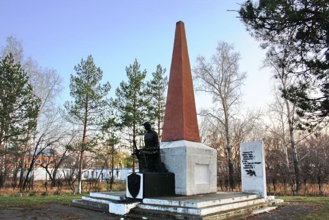 Горьковское омская область. Горьковский район Омской области. Село Горьковское Омская область. Обелиск землякам , погибшим на фронтах ВОВ. Поселок Алексеевка Горьковский район Омская область.