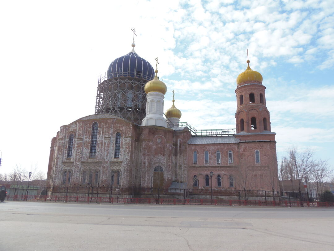 Волгоград городище. Храм в Городище Волгоградской области. Церковь всех скорбящих радость Городище Волгоградской области. Волгоград Городище собор. Городищенский храм Волгоград.