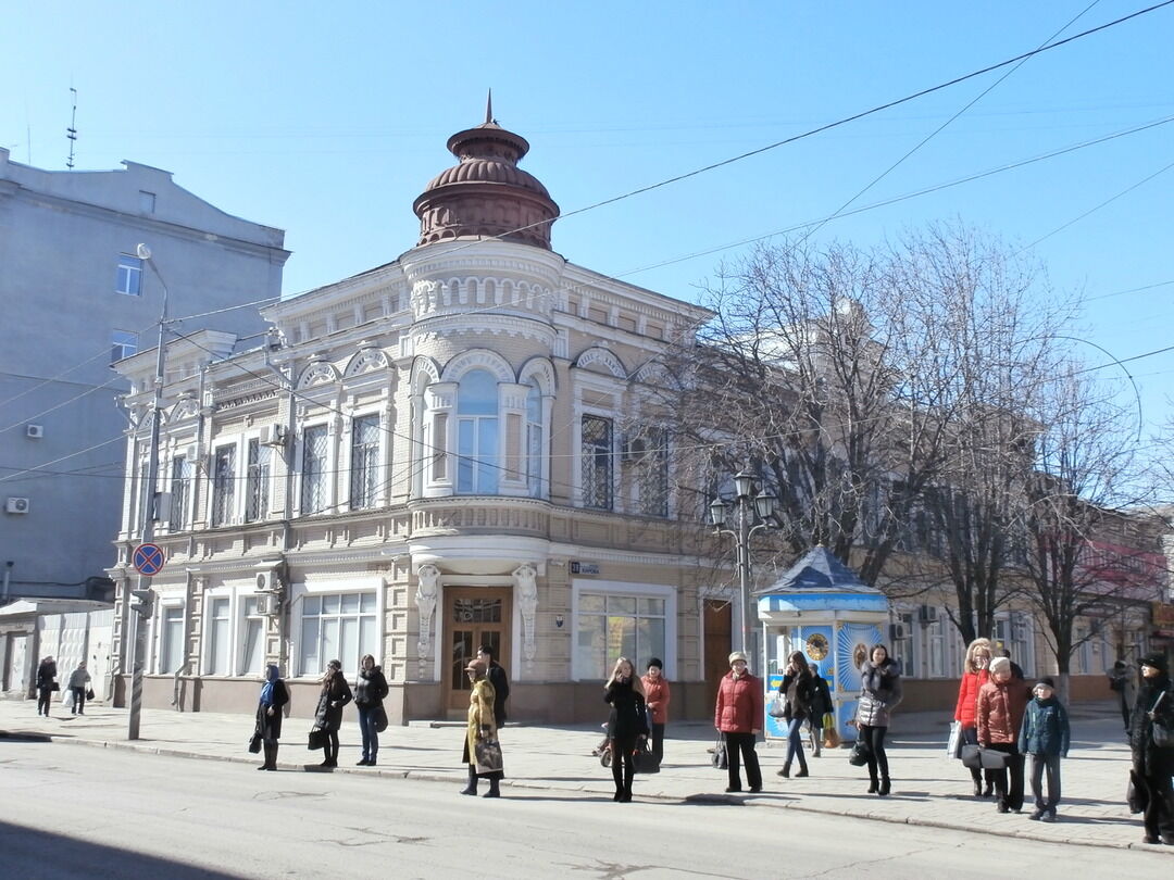 Киров режим. Дом Никитина Саратов. Дом п.а Никитина Саратов. Дом братьев Никитиных. Г. Саратов дом братьев ник тиных.