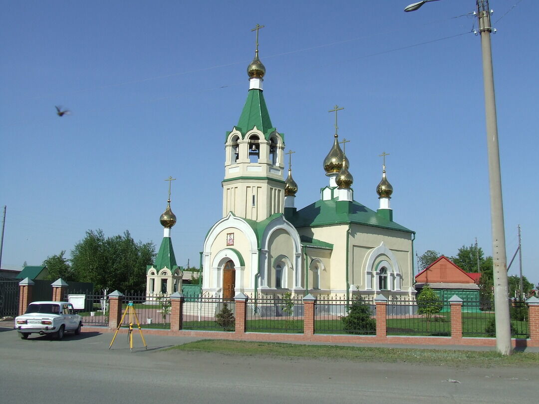 Купино новосибирская область. Купино храм Святого Луки. Храм Святого апостола и евангелиста Луки Купино. Церковь Купино Новосибирская область. Храм Луки Новосибирской области город Купино.