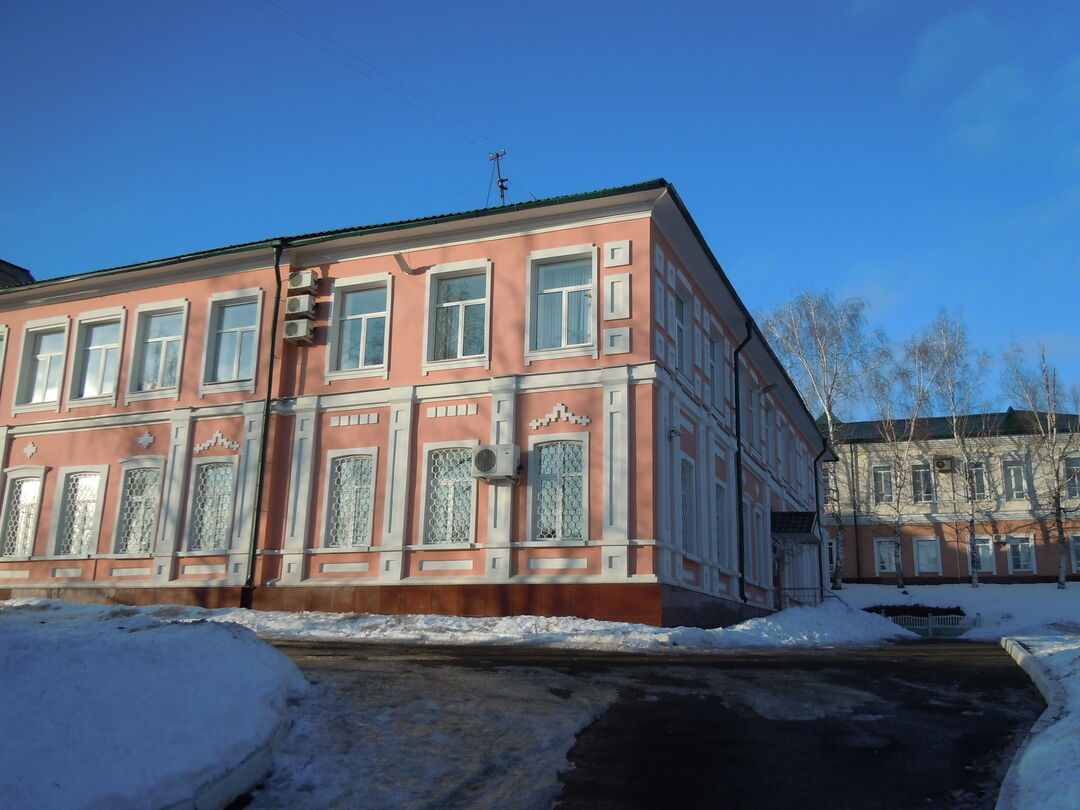 Памятник архитектуры XIX в., бывшее первое мещанское городское училище