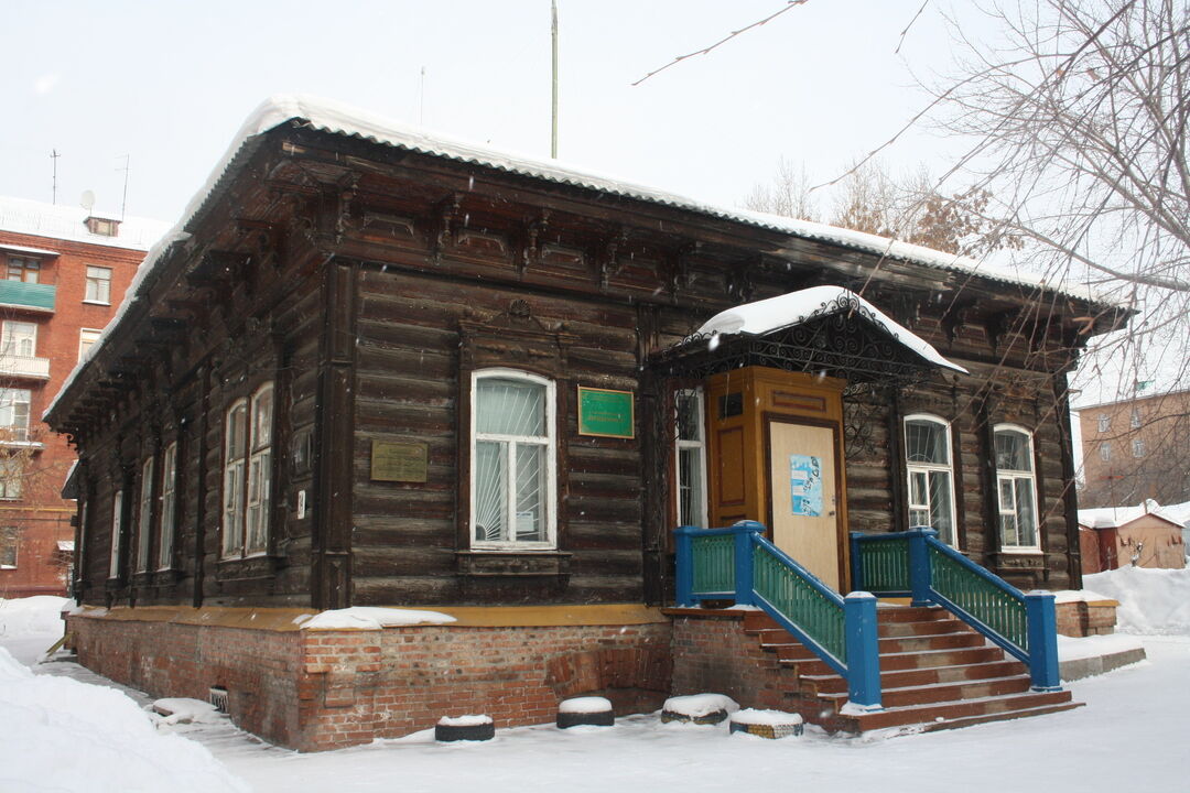 Торги омская область. Омск. Дом культурного наследия,деревянный, ул. Театральная, 34. Театральная 34 Омск. Дома в 1916 деревянные.