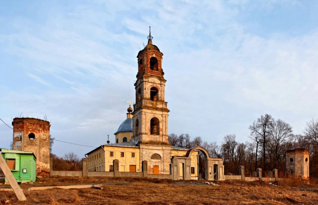 Церковь Троицы Живоначальной Троицкое заброшенный