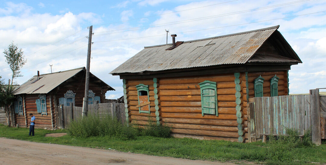 Дома Д.А.Будникова и К.С.Леонова, из которых в ночь с 18 на 19 ноября 1919 г. вышел в Мухоршибирь партизанский отряд под командованием И.Л.Ковалева (Карпова) для разоружения семеновской милиции и взятия власти, что послужило сигналом к восстанию в Прибайкалье