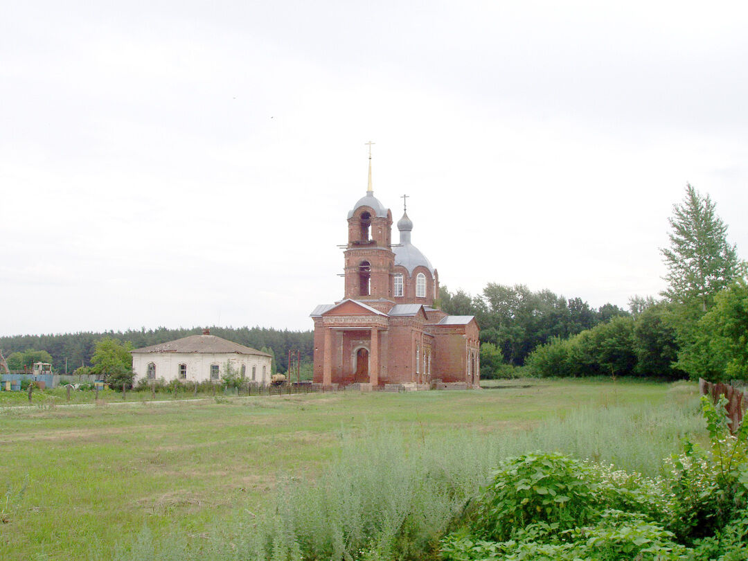 Курская область село новомеловое. С.болото Курская область храм Димитрия Солунского.