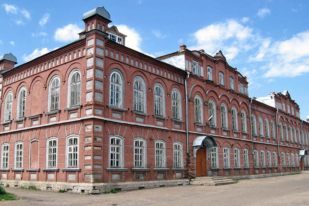 2 городская фото. Городская управа (Калязин). Г Калязин Тверская область школа 2. Школа г Калязин. Калязин здание городской управы.