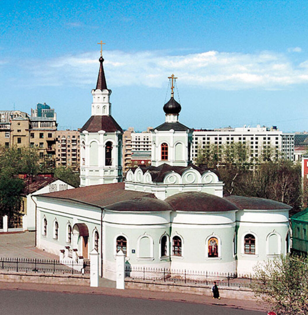 Храм воздвижения на вражке. Храм Воздвижения Креста Господня тружеников переулок. Храм Воздвижения Креста Господня на чистом Вражке. Крестовоздвиженская Церковь на Плющихе. Армянская Крестовоздвиженская Церковь в Москве.