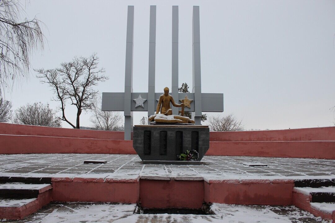 Погода кочубеевское ставропольский. Хутор Мищенский Кочубеевского района Ставропольского. Кочубеевский район памятник ВОВ. Памятники Кочубеевское. Хутор Мищенский Кочубеевского района Ставропольского края.