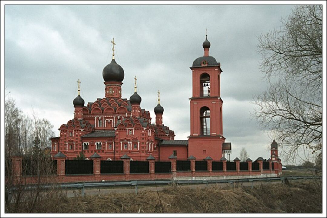 Раменском районе. Марково храм иконы Казанской Божьей матери. Церковь в Марково Раменский район. Село Марково Казанская Церковь. Село Марково Раменский район монастырь.