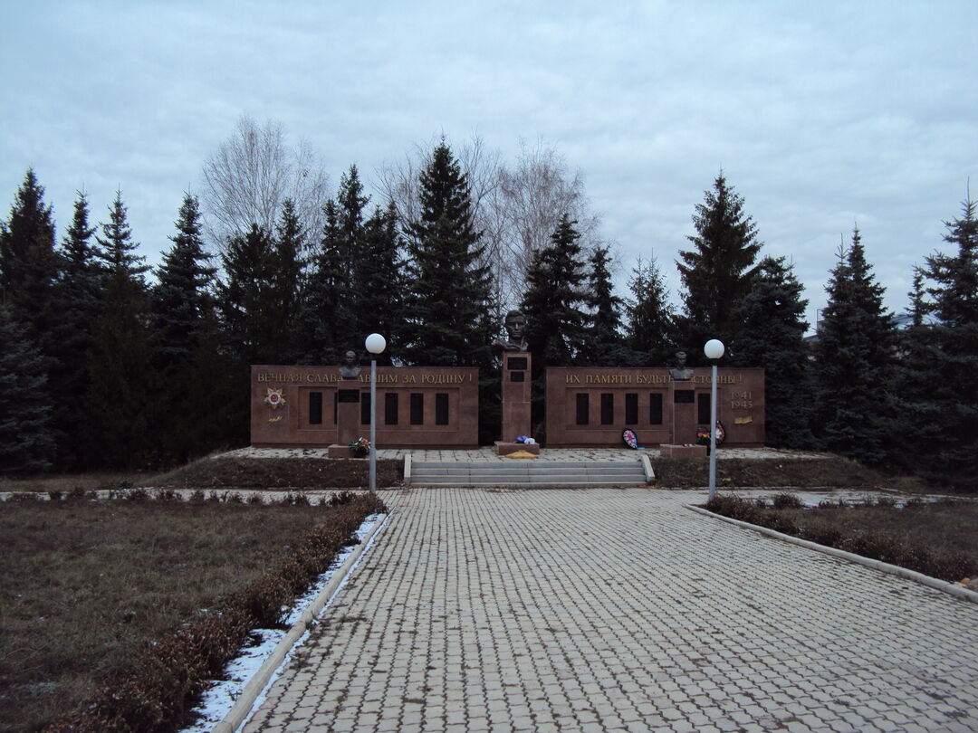 Памятник М.Губайдуллину, Республика Башкортостан, Миякинский район, с.  Киргиз-Мияки, улица Ленина, 25/1