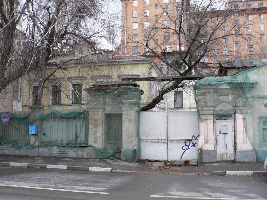 Городская усадьба Иконниковых - Н.А.Аваева, XIX в., архитекторы  И.И.Поздеев, М.Ф.Бугровский, г. Москва, Садовническая ул., д. 41, стр. 1