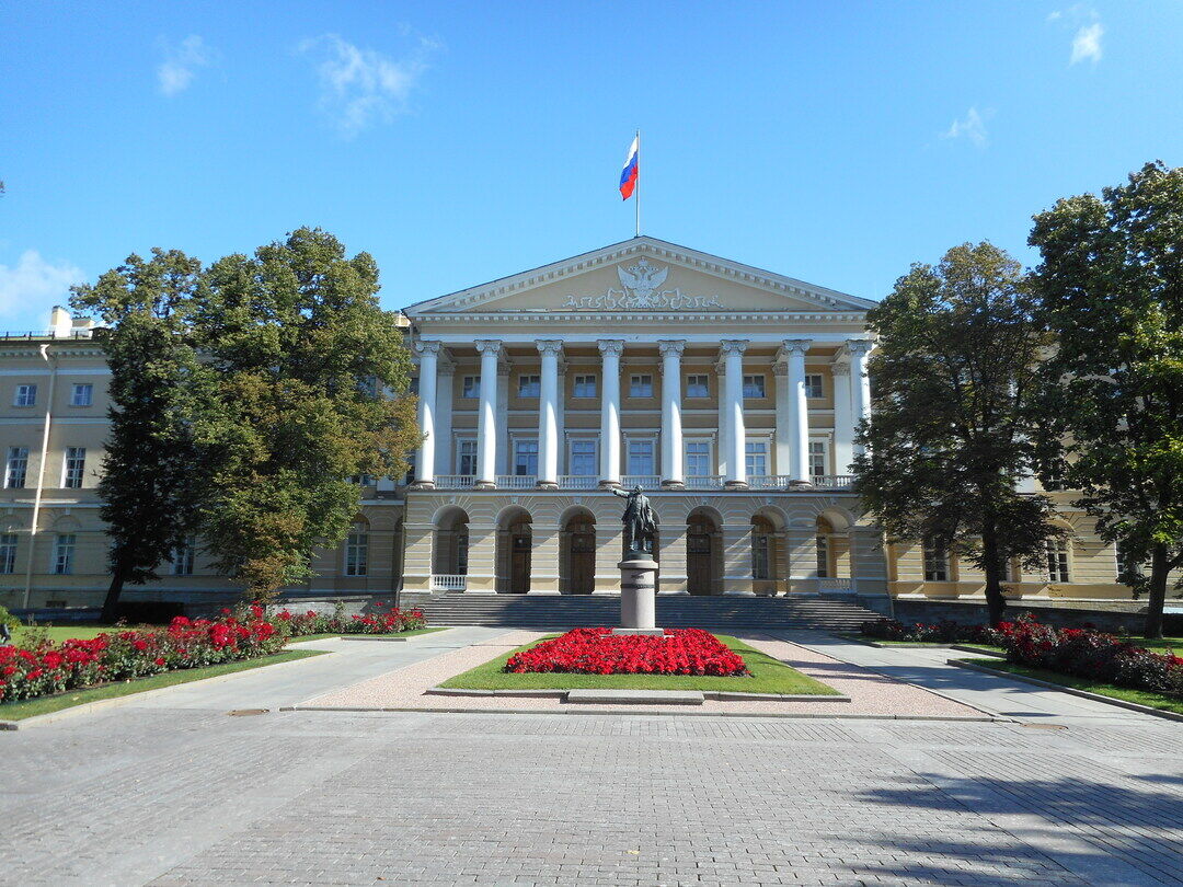 Правительство санкт петербурга смольный пр 1 фото