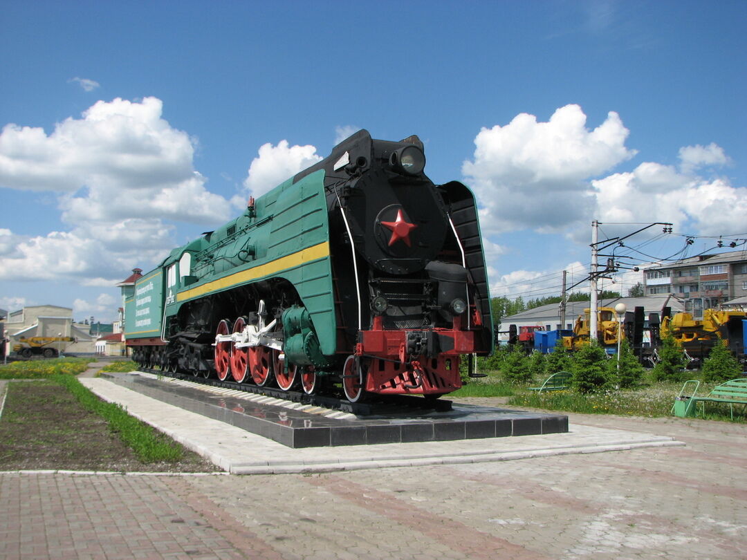 Депо белогорск. Памятник паровоз-п36 город Белогорск. Паровозное депо Тайга. Паровоз п36-0192. Памятники Белогорска Амурской области.