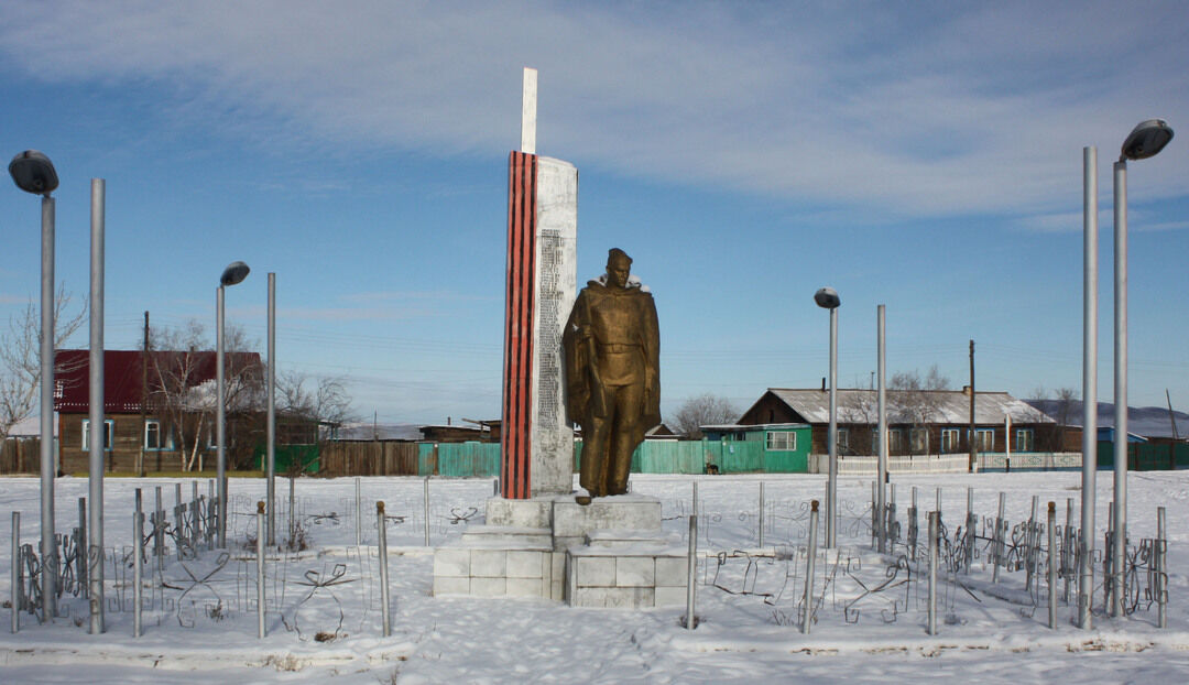 Петропавловка бурятия. Енхор Джидинский район. Село Енхор Джидинского района Бурятия. Енхор Селенгинский район. Джидинский район село Енхор памятник.