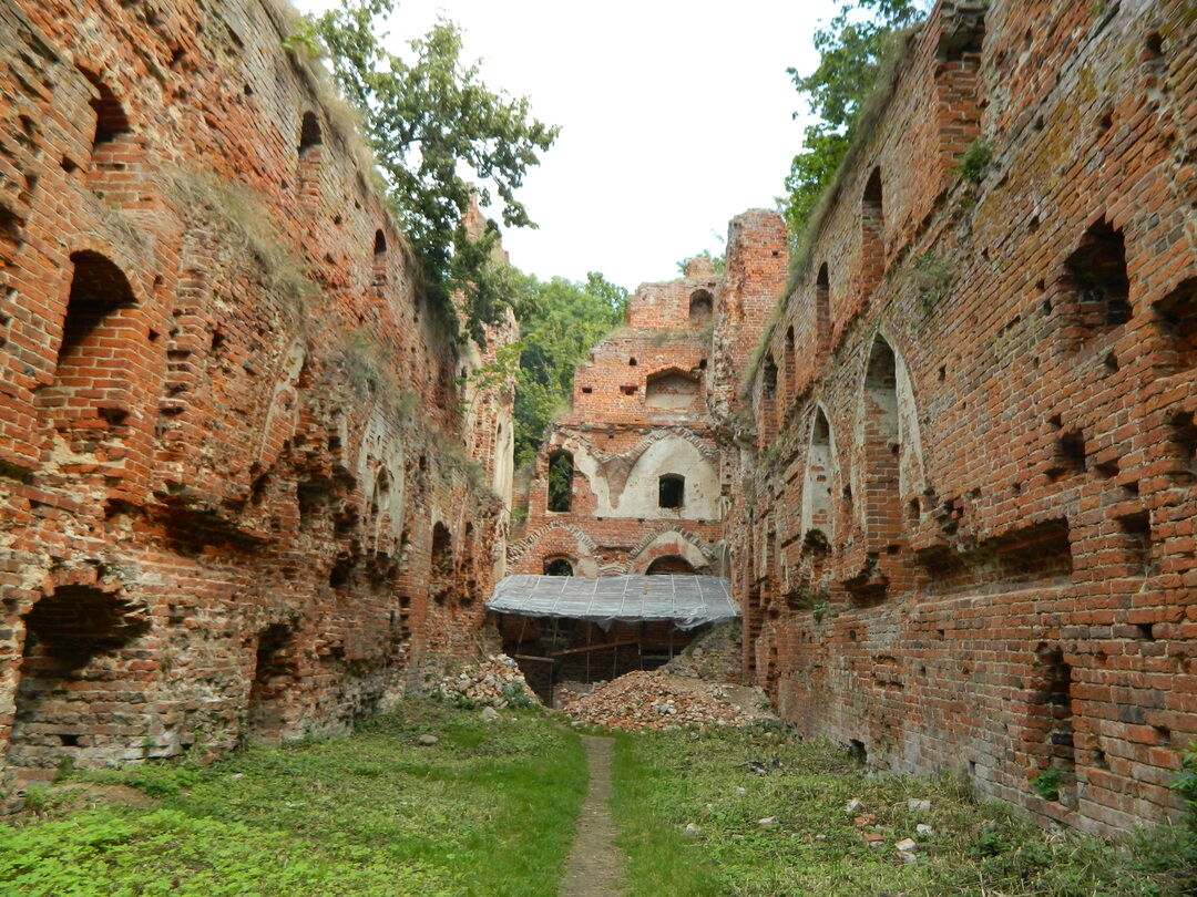 Руины замка "Бальга" 