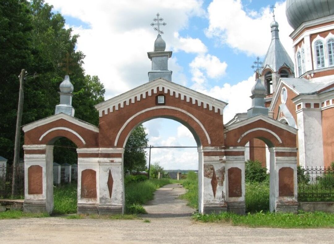 Костромская область шарьинский. Печенкино Костромская область. Село Печенкино Шарьинского района Костромской области. Зубовская Церковь Шарьинский район. Церковь Успения Печенкино.