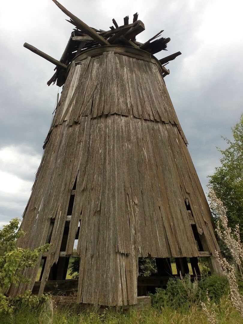 Ветряная мельница (деревянная)