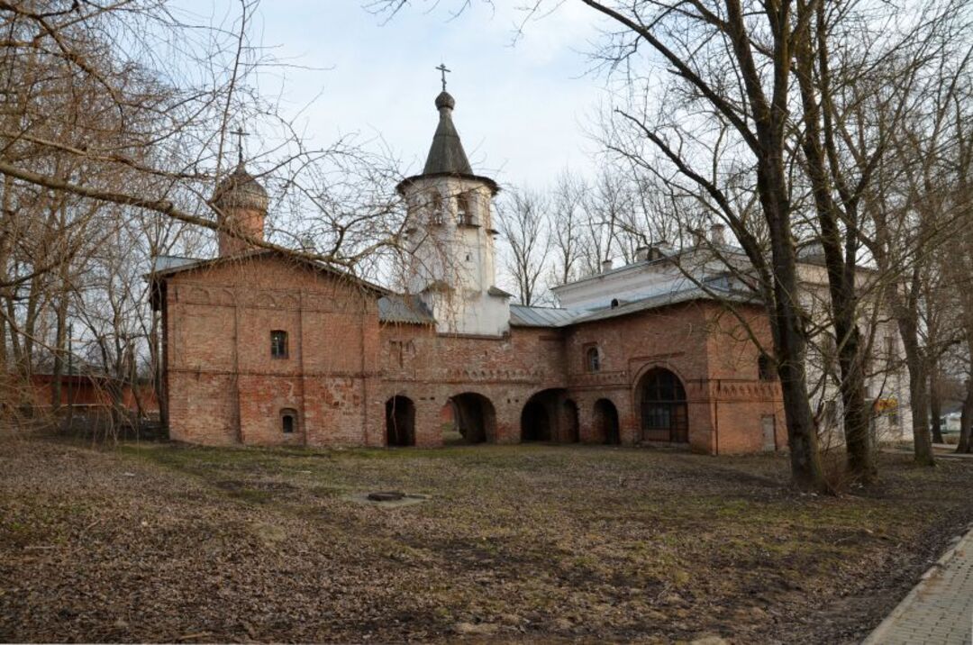 Храм михаила архангела в новгороде. Церковь Михаила Архангела Великий Новгород. Великий Новгород Церковь Михаила Архангела на торгу. Церковь Архистратига Михаила на торгу Великий Новгород. Церковь Благовещения на торгу Великий Новгород.